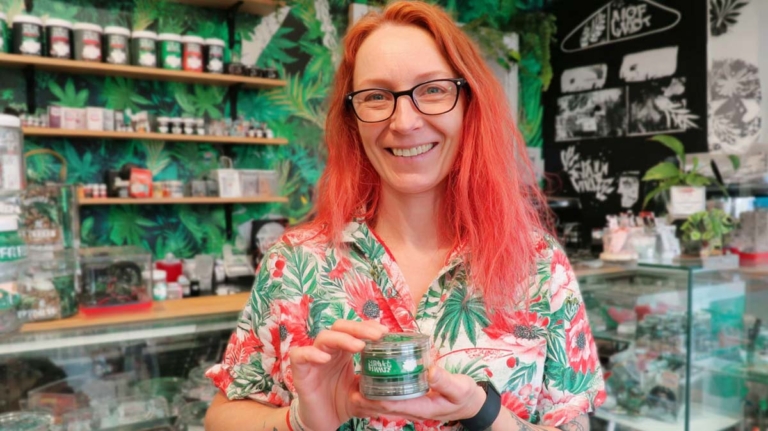 Rote Augen Cannabis: Effekte, Anwendung & Risiken